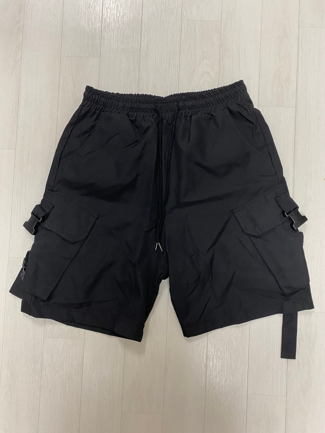 glamour 블렉 테크 카고 반바지(size 32) 상품이미지1