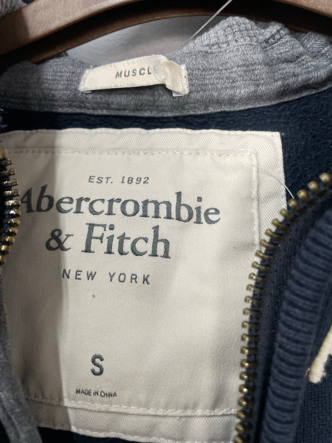 아베크롬비 센터로고 네이비 후드집업 H2055 상품이미지5