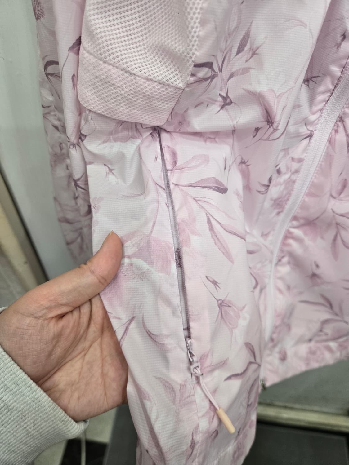 100,L )) BLACK YAK 블랙야크 플라워 바람막이 점퍼!~ 상품이미지4