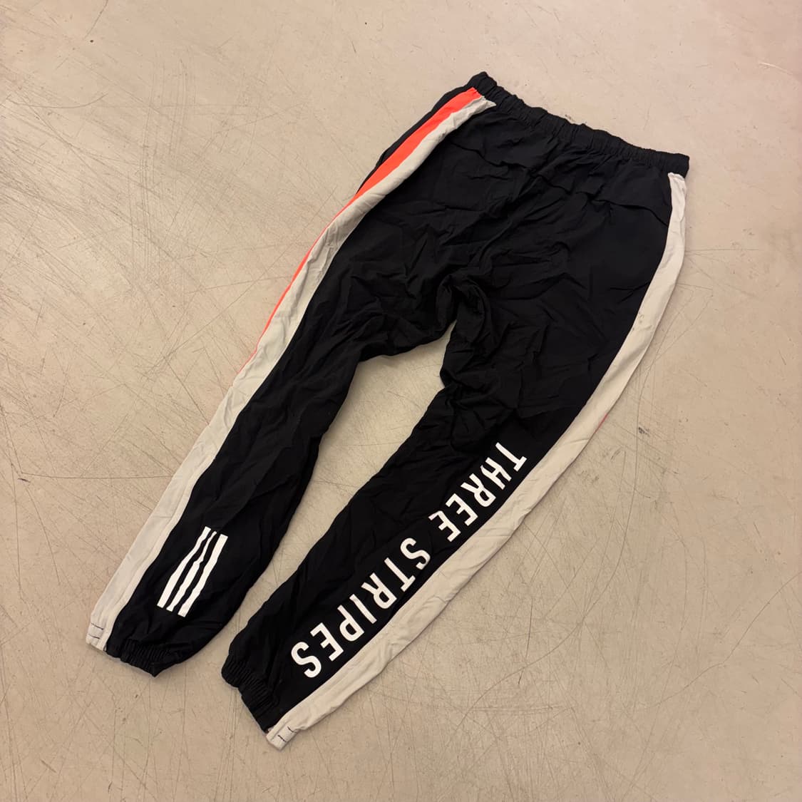 아디다스 삼선 빅로고 배색 조거 팬츠 상품이미지2