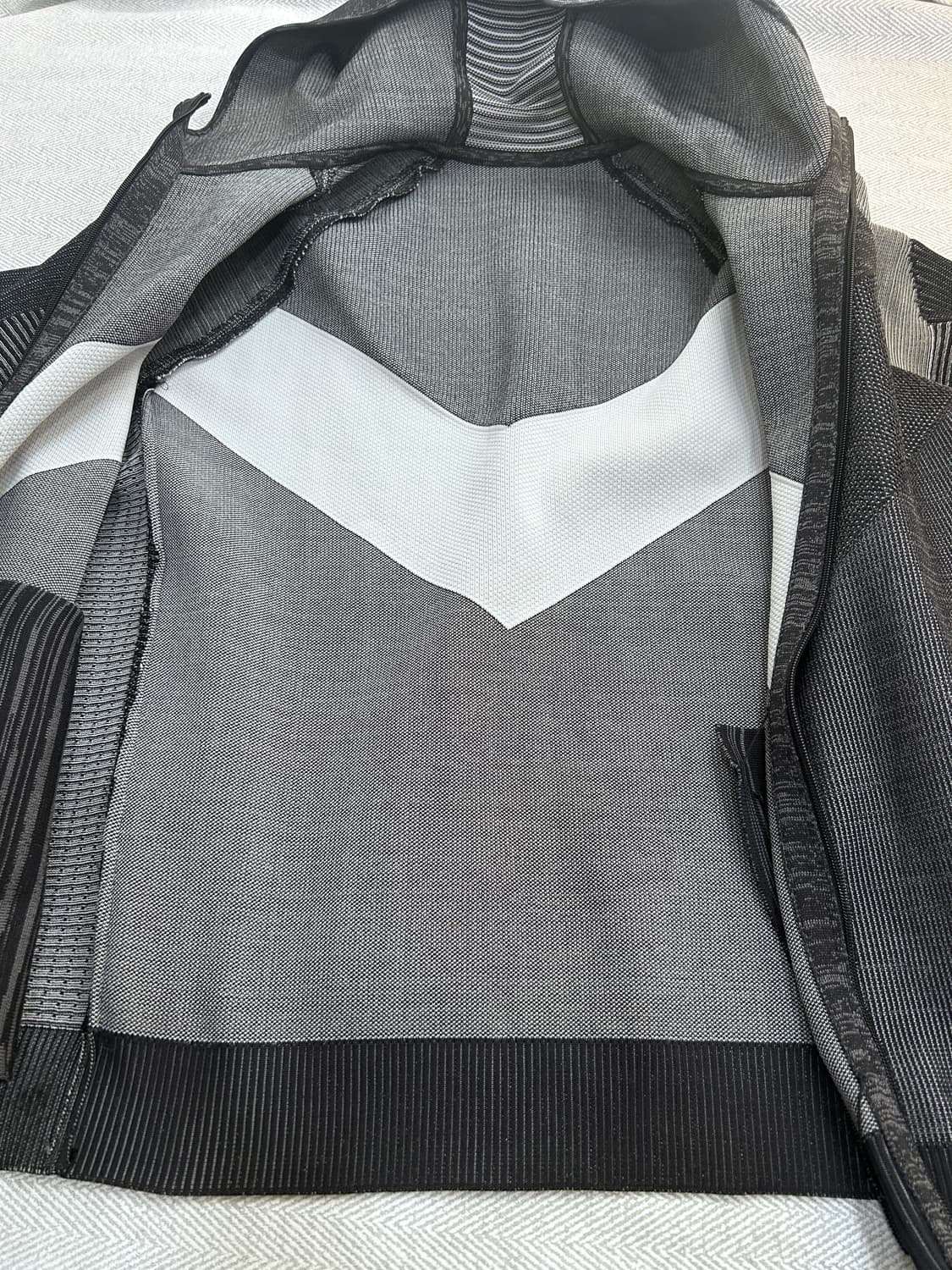 데상트 트레이닝 퓨전 플렉스 플리스 집업 자켓 남성 105 상품이미지8