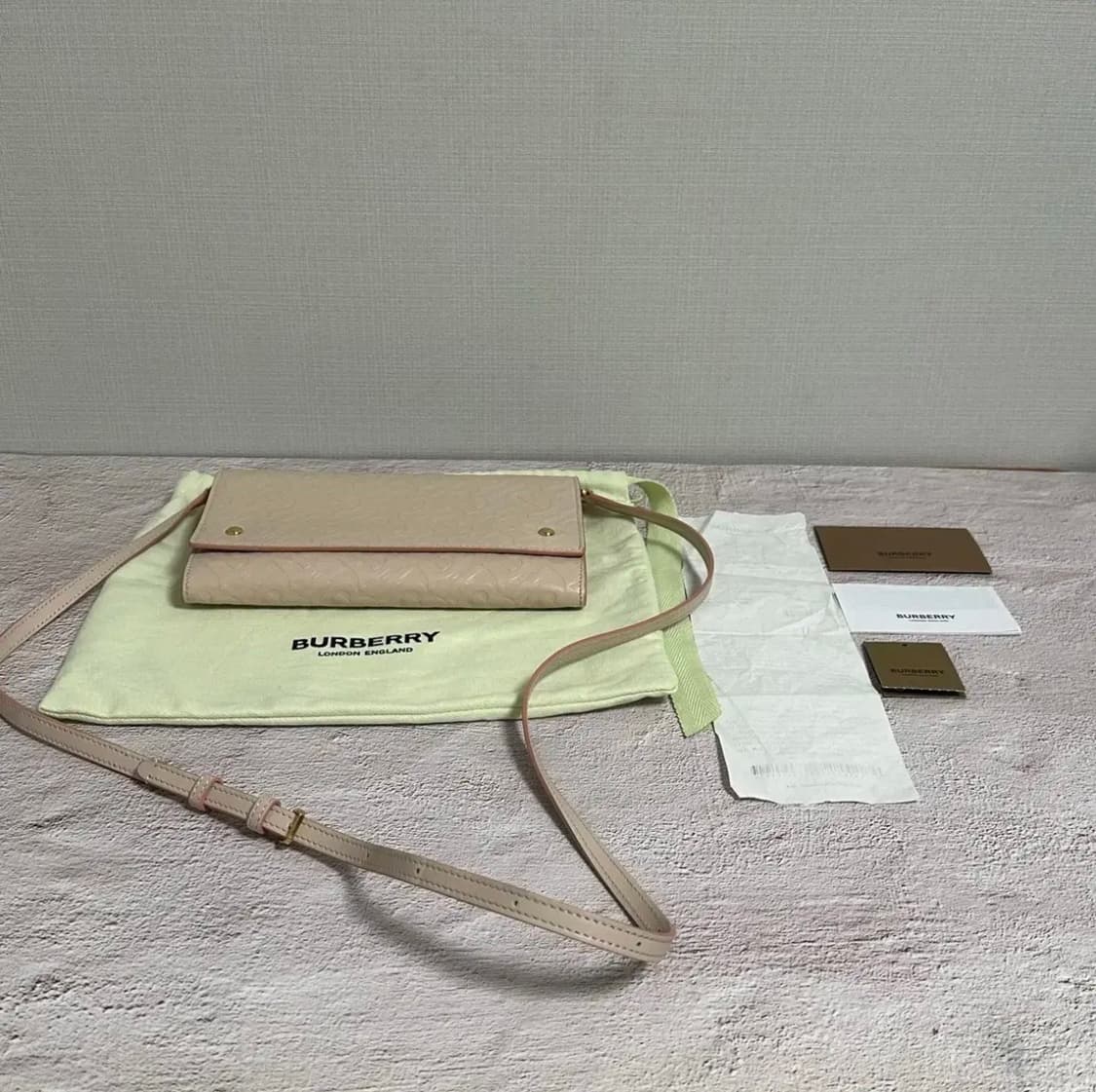 [풀구성] 버버리 TB 모노그램 레더 월렛 크로스백 핑크 상품이미지9