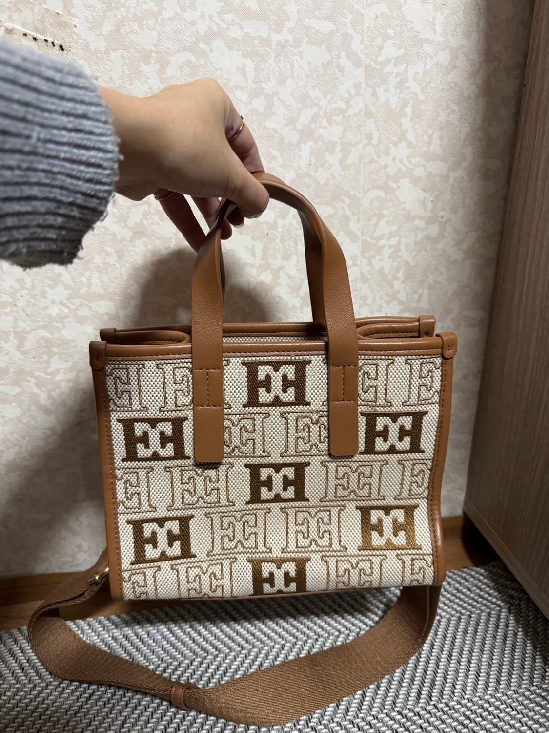 에스까다 시그니쳐 토트백 상품이미지1