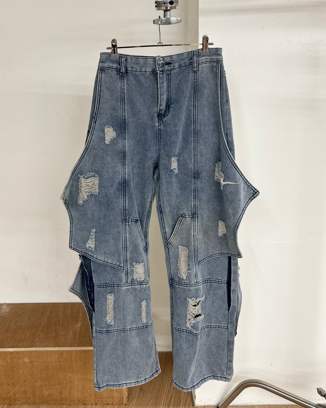 에이스 컷 아웃 카고 데님 팬츠  상품이미지1