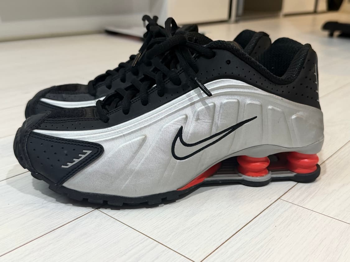 [나이키/240] 샥스 R4 메탈릭 실버:블랙:피칸테레드 상품이미지2
