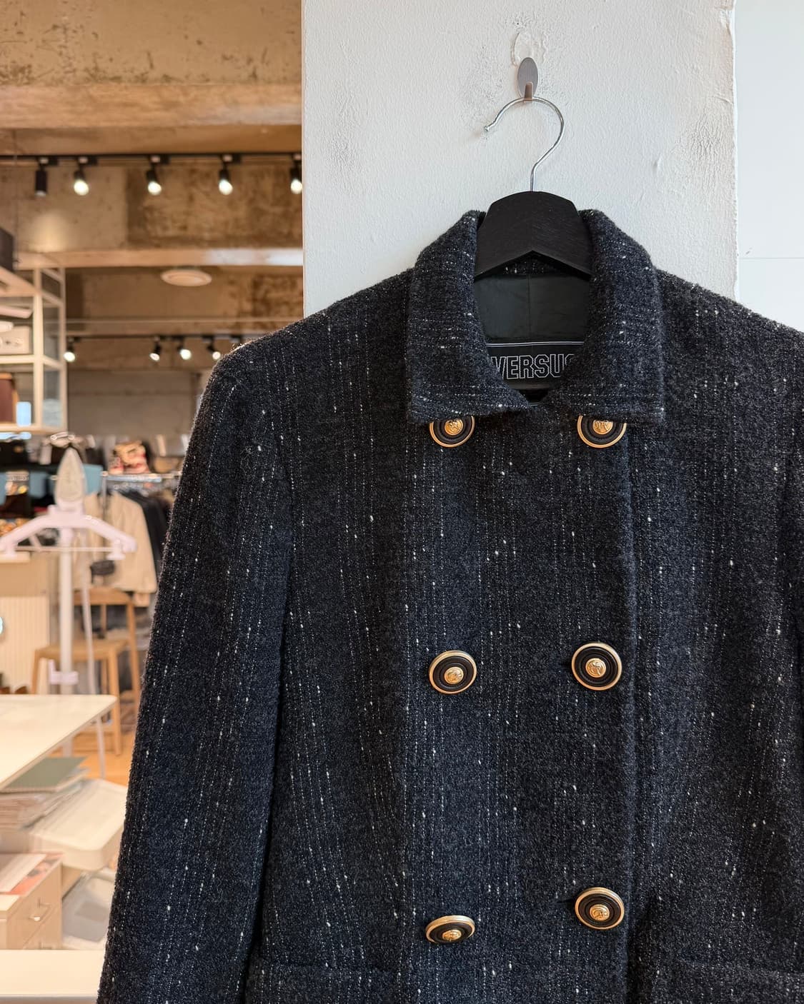 베르수스 블랙 더블 금장 트위드 자켓  상품이미지4