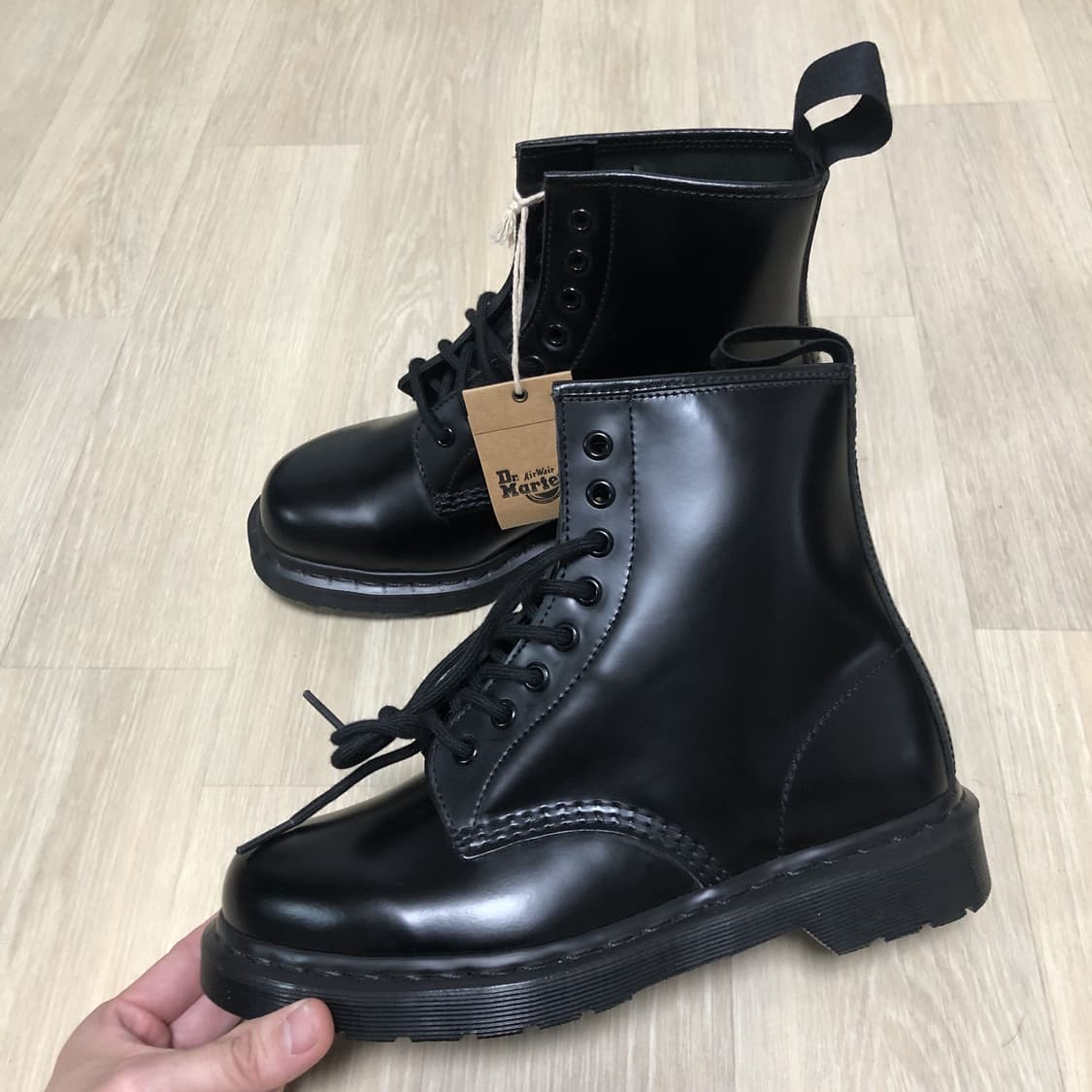 (250) 새상품 닥터마틴 Dr.martens 1460 8홀 모노부츠 상품이미지1