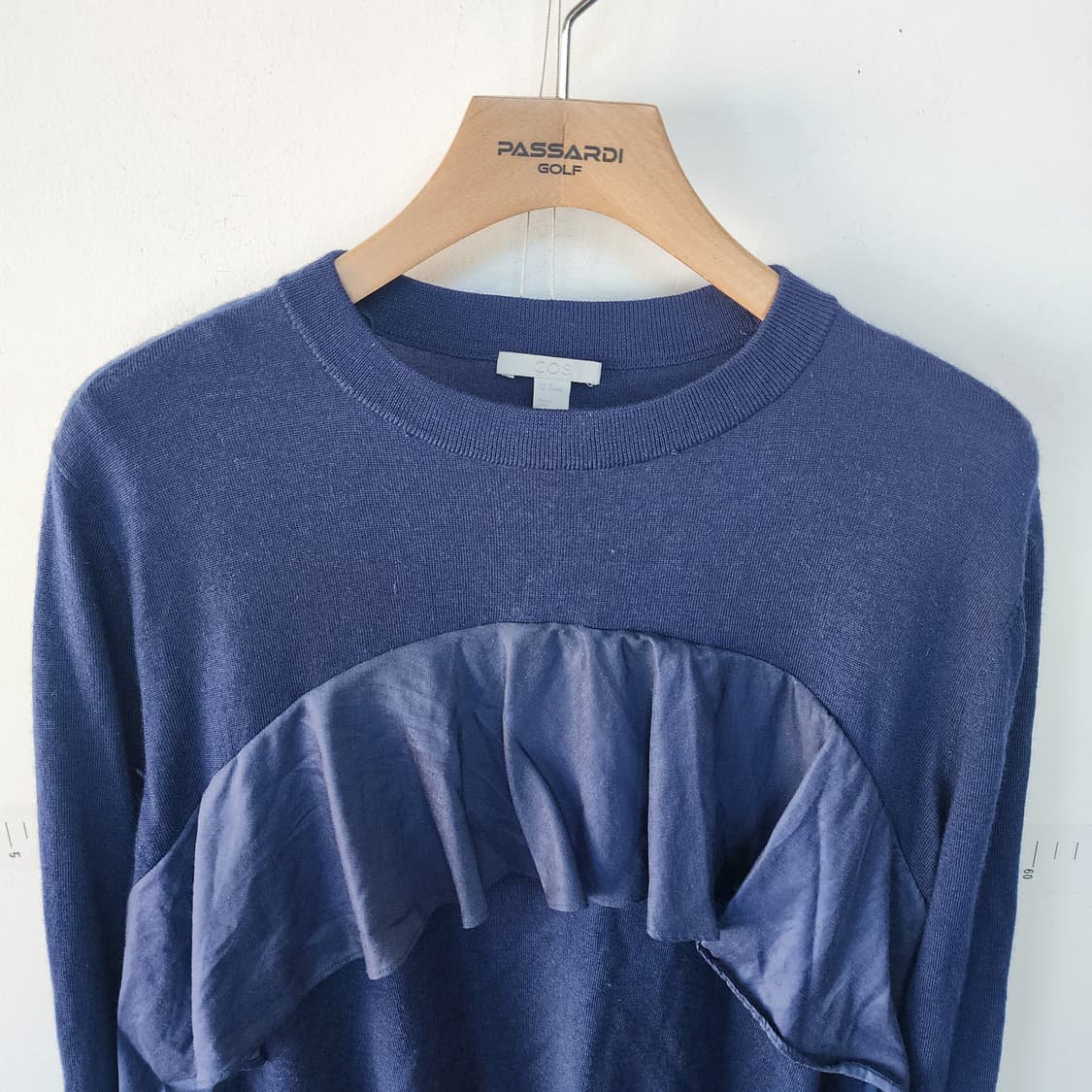 코스 프릴 장식 네이비 니트 상품이미지2