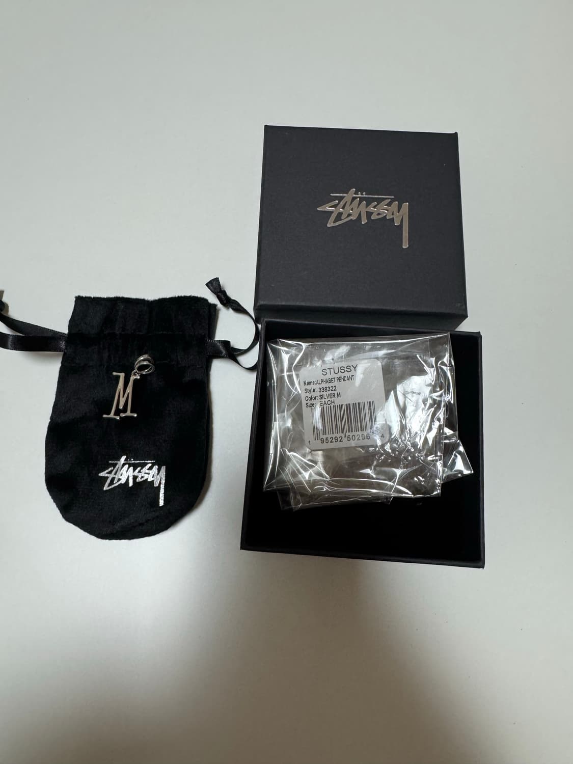 스투시 알파벳 팬던트 판매합니다! 상품이미지1