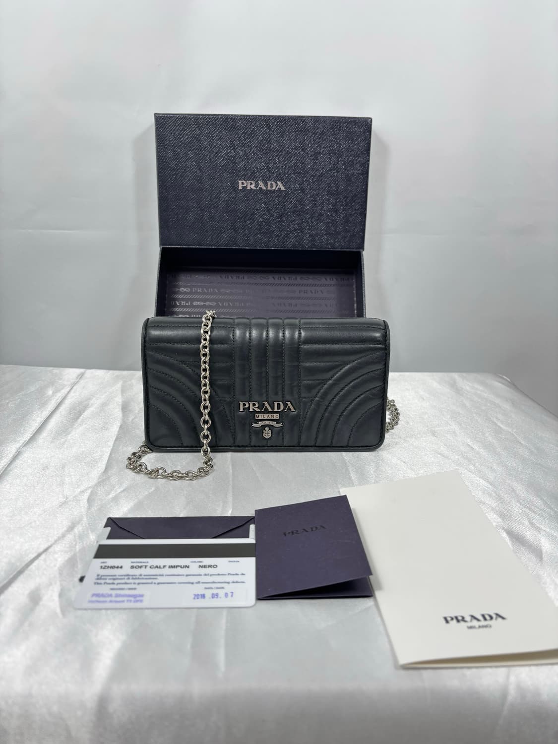 (풀구성)프라다 다이어그램 은장 숄더 체인크로스백 상품이미지1