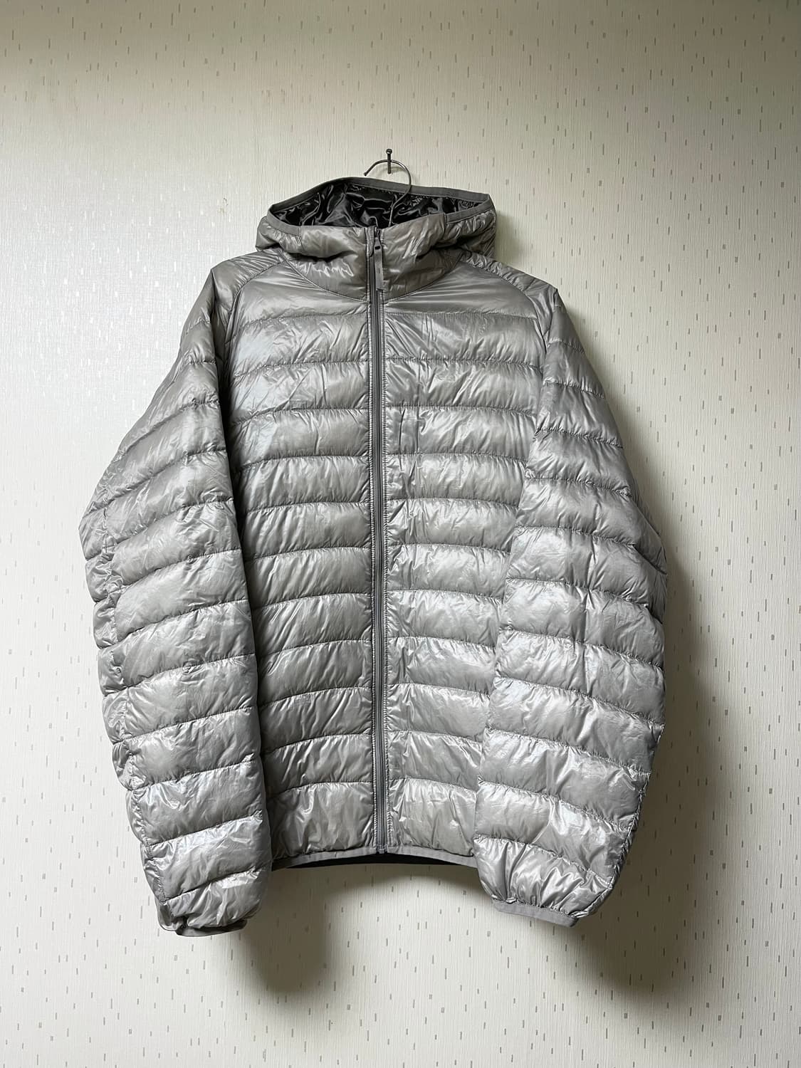 유니클로 정품 경량 다운패딩자켓 L 상품이미지1