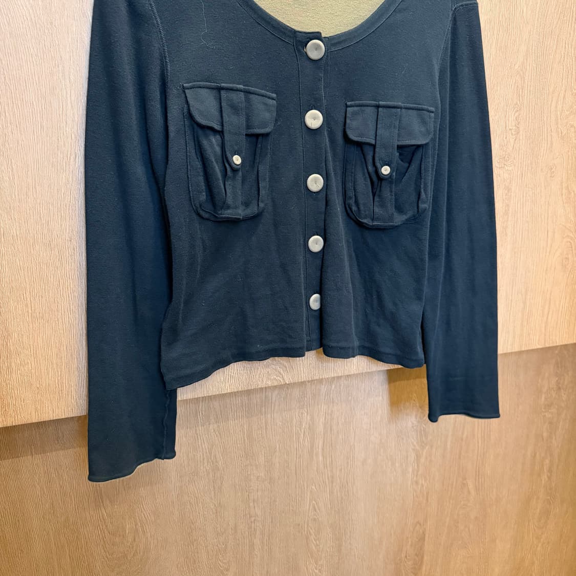 소니아 리키엘 라운드넥 가디건 더블 플랩 포켓 버튼 클로징 디테일 블랙 상품이미지4