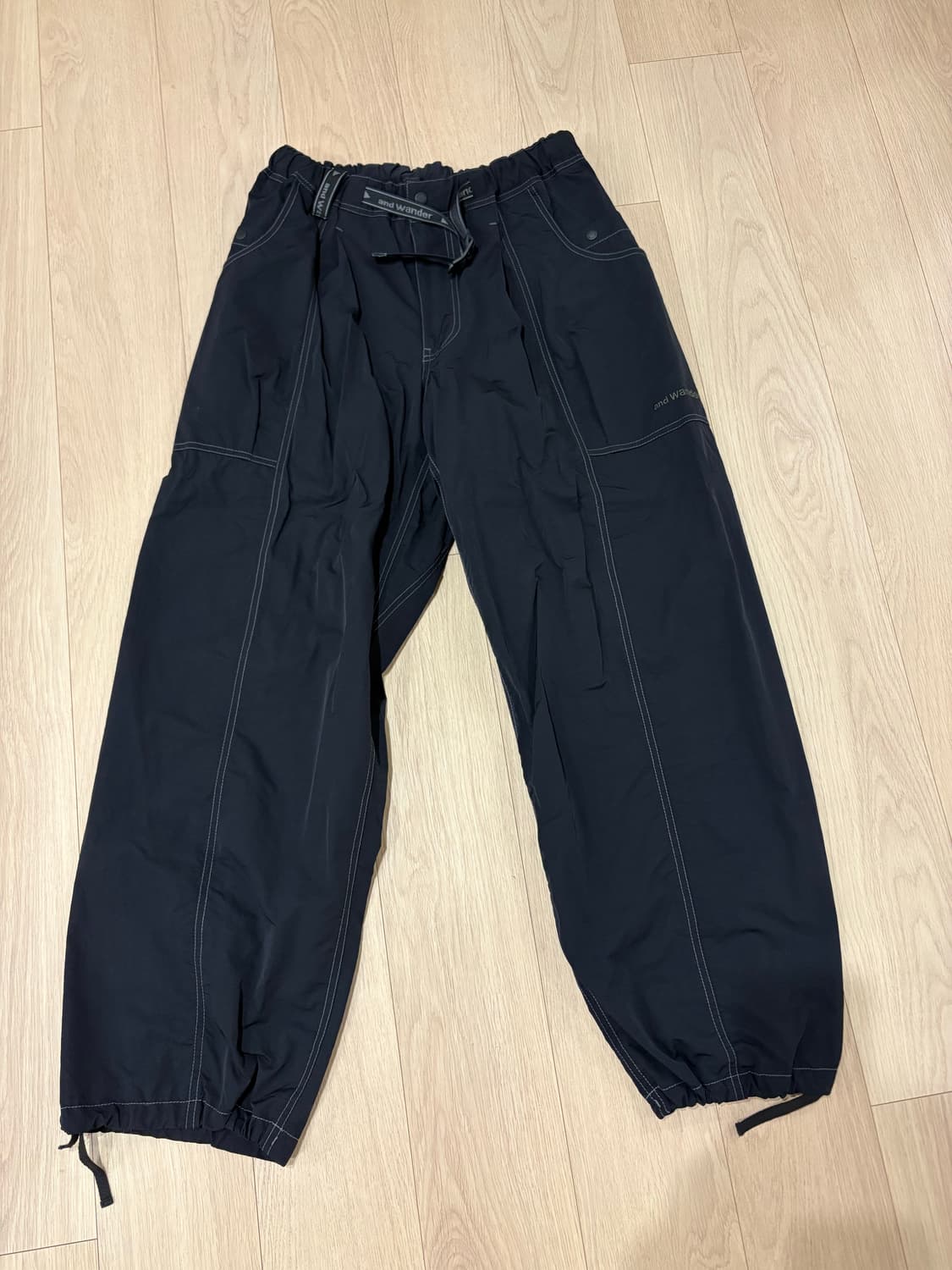 And wander crinkle nylon pants 상품이미지1