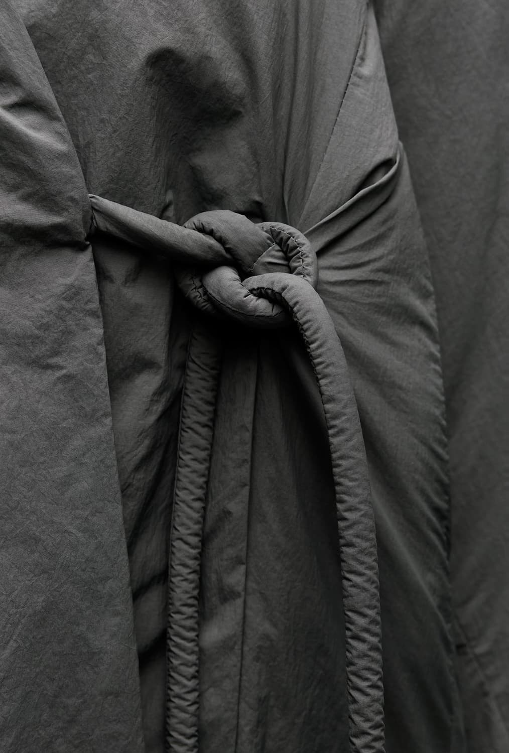 ZARA 크로스 로브 패딩 재킷 상품이미지6