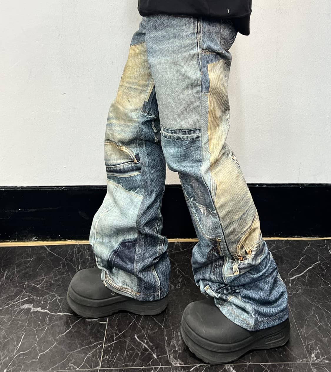 앤더슨벨 22ss 빈티지 패치 리워크 프린티드 진 상품이미지1