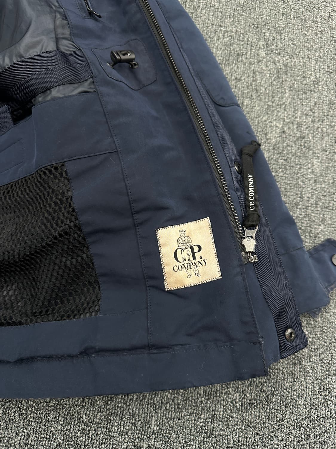 CP 컴퍼니 고글 렌즈 자켓 상품이미지10