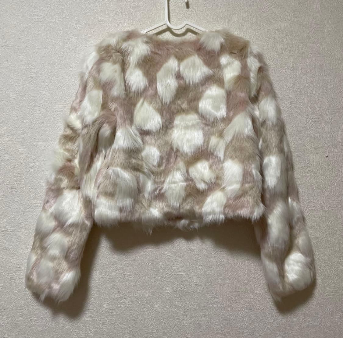 세실맥비 화이트핑크 퍼자켓 숏코트 m사이즈 상품이미지3