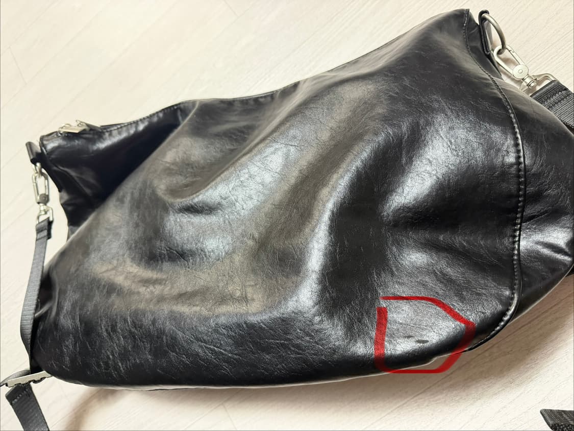 레더리 크랙드 크로스백 상품이미지4