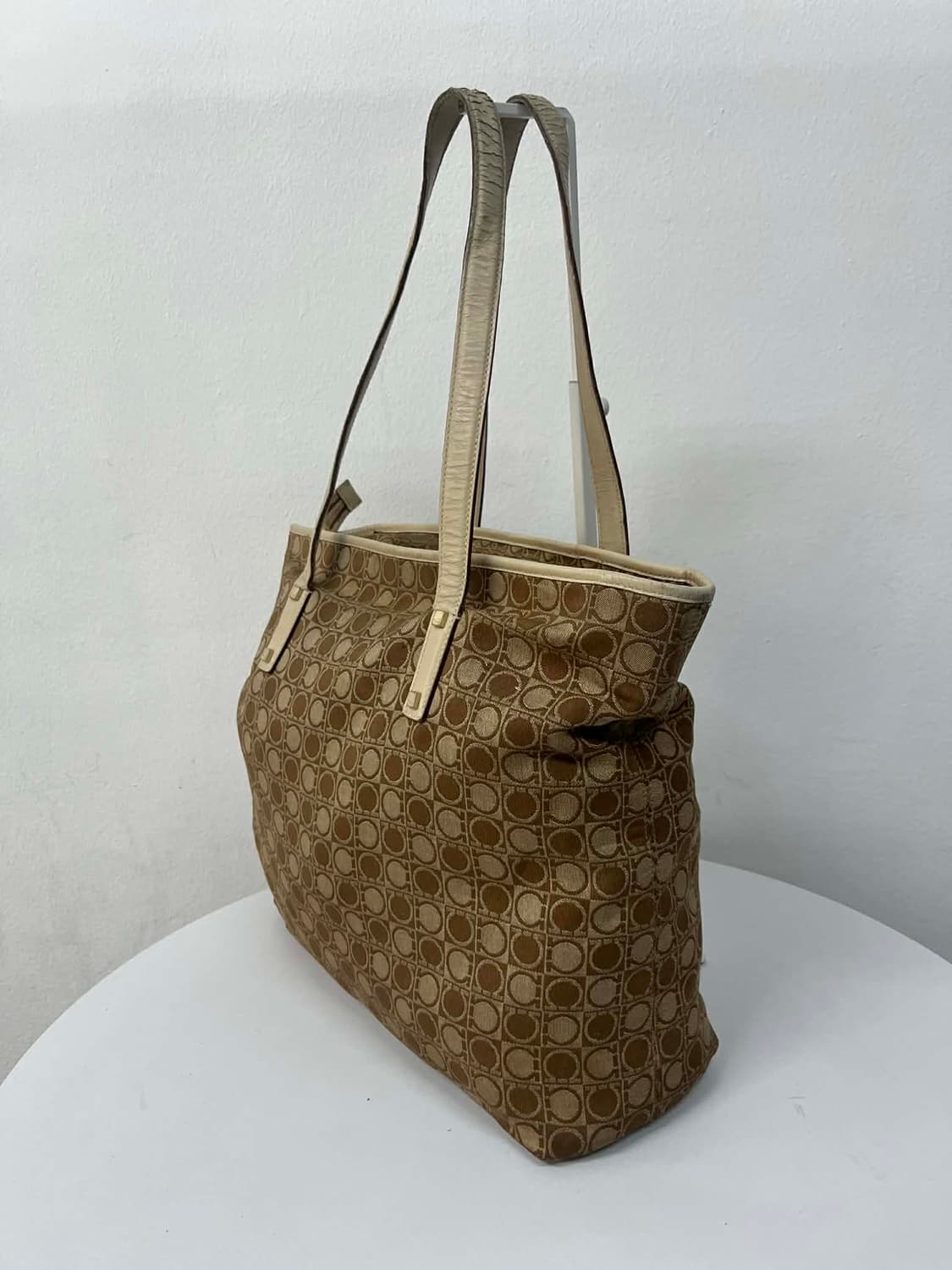 살바토레 페라가모 간치니 자가드 쇼퍼백 숄더 겸 토트 상품이미지2