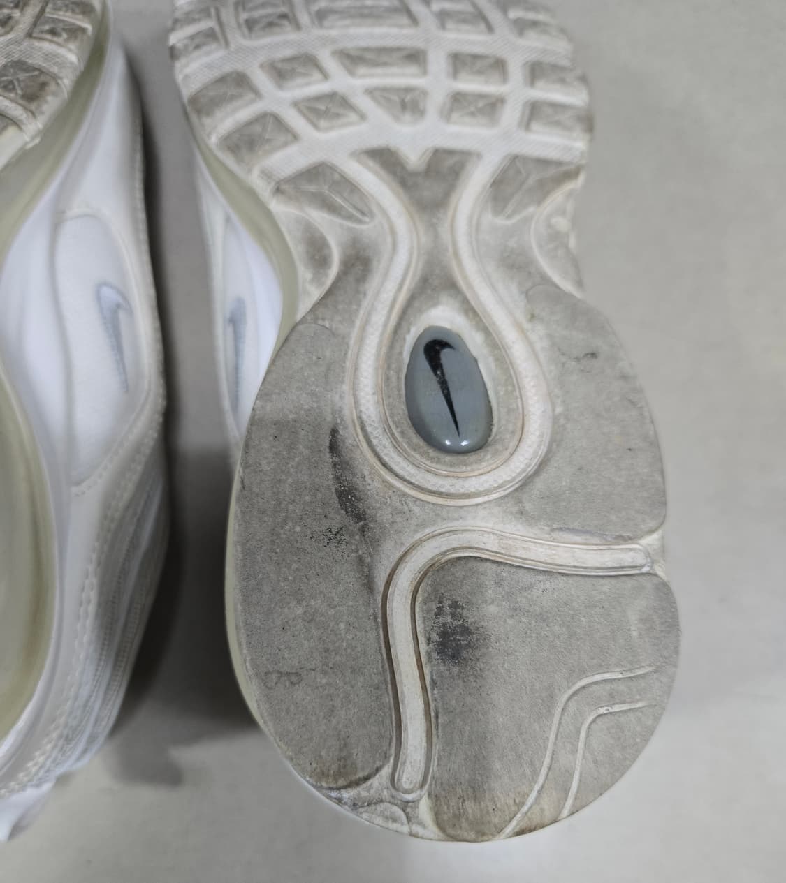 나이키 에어맥스97 트리플화이트 운동화 235mm 상품이미지10