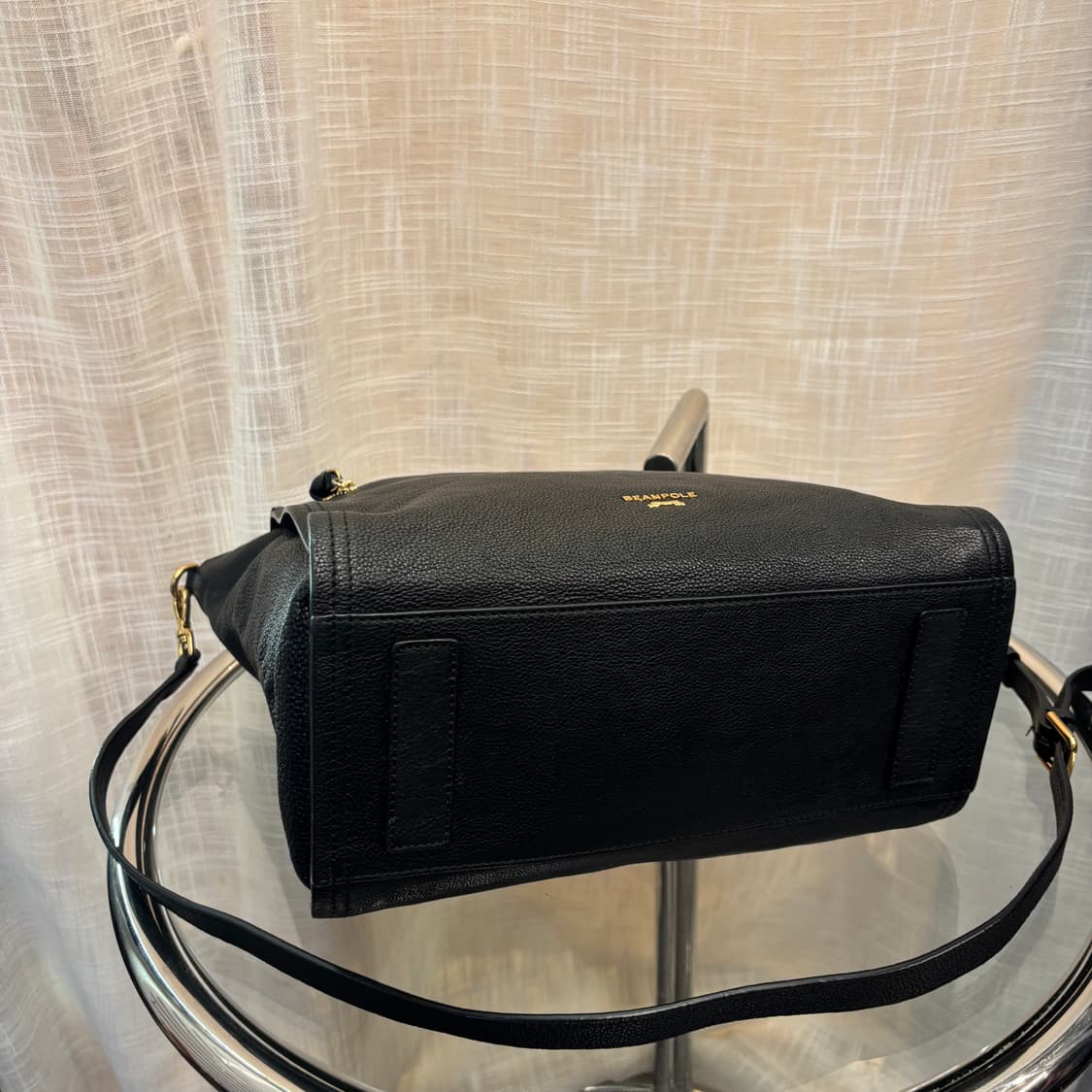 정품 빈폴 소가죽 크로스백     상품이미지6