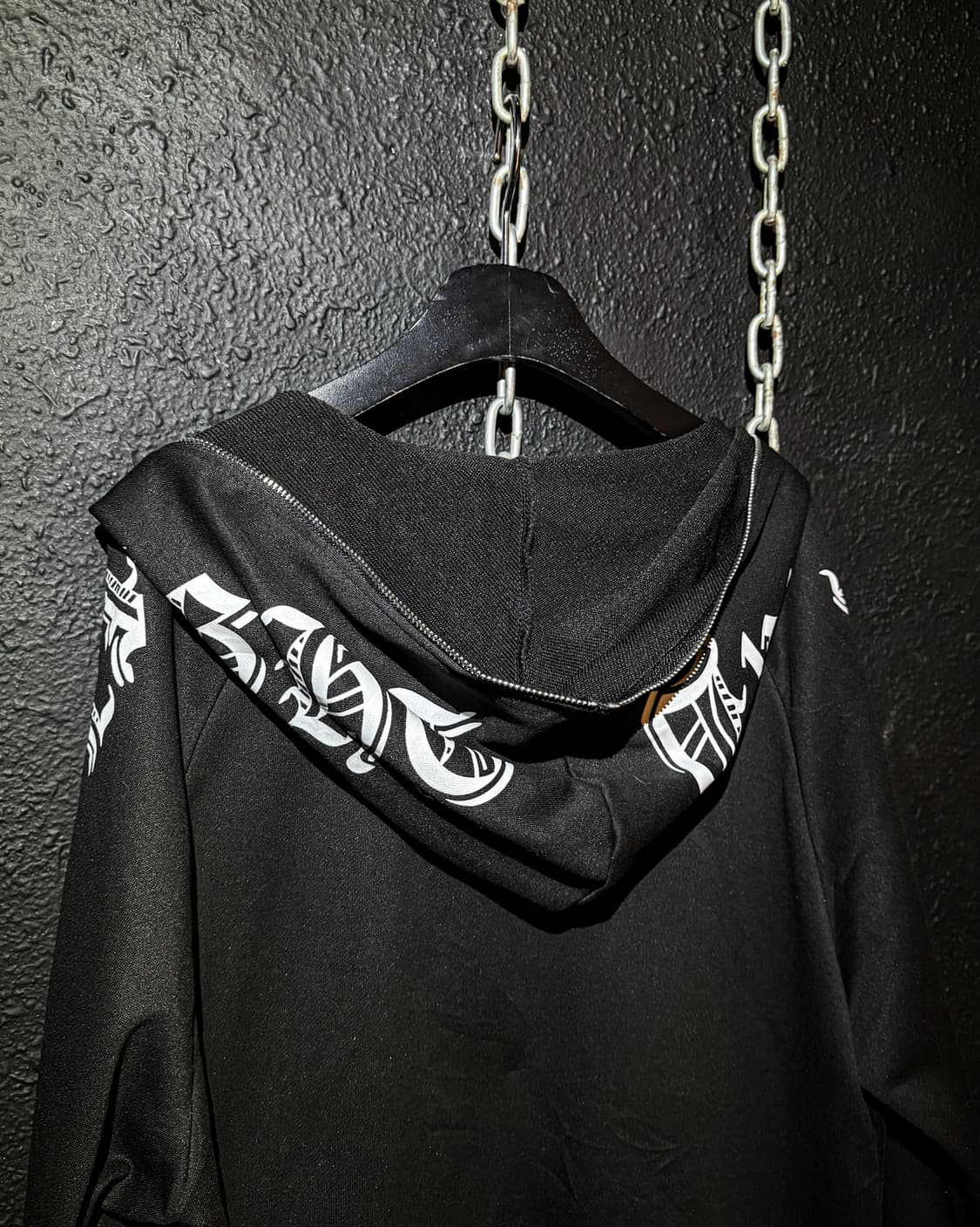 Gothic Lettering Print Hoodie 상품이미지5