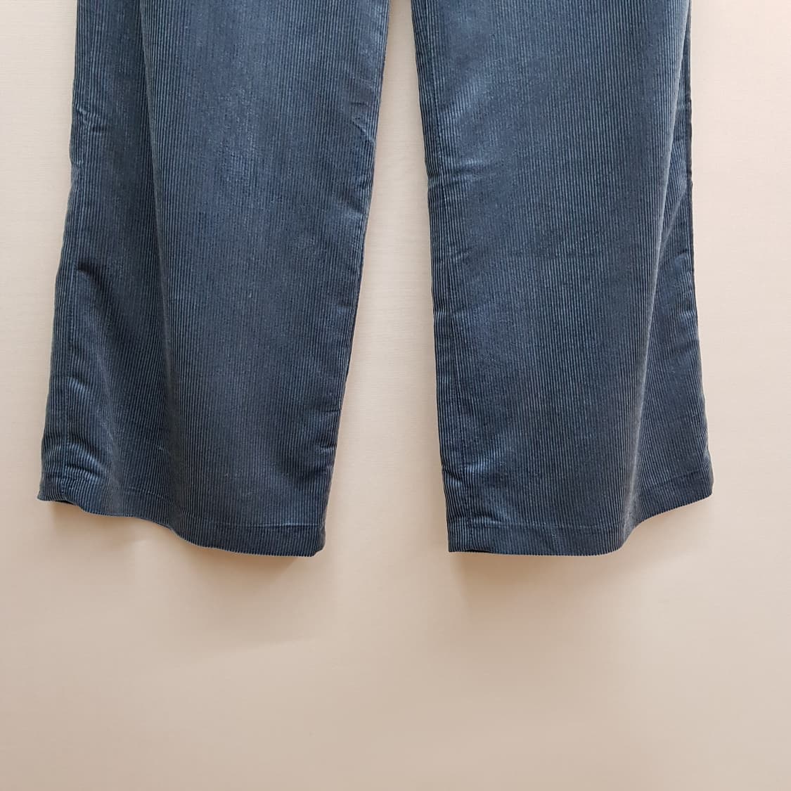 한섬 폼스튜디오 2023 벨로아 팬츠 S사이즈 상품이미지3