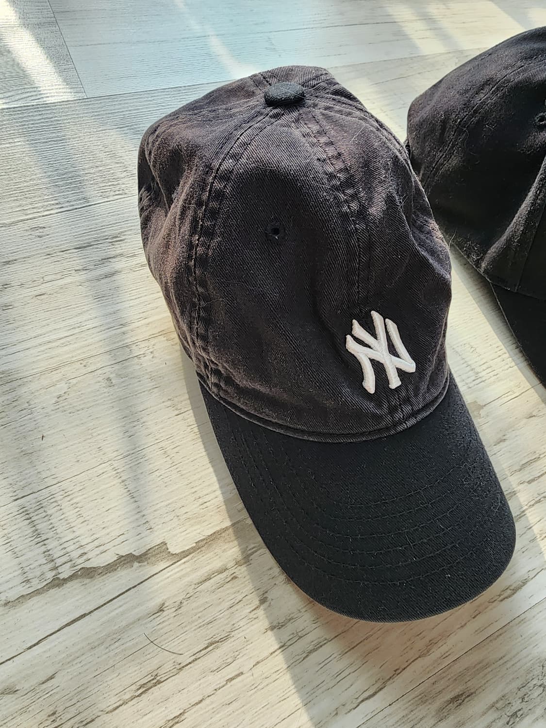 블랙 볼캡 2개 일괄 팜. (MLB&그루브라임) 여성 야구 모자 상품이미지2