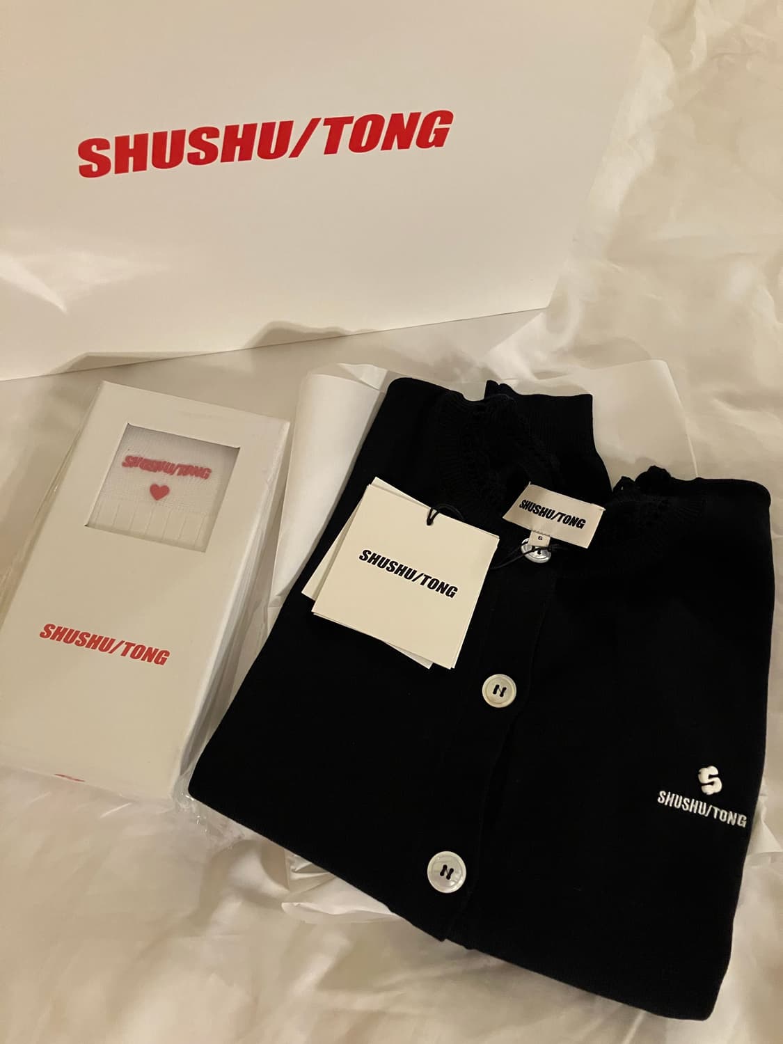 슈슈통 우먼 로고 스티치 니트 가디건 네이비 블루 - 25SS 상품이미지1