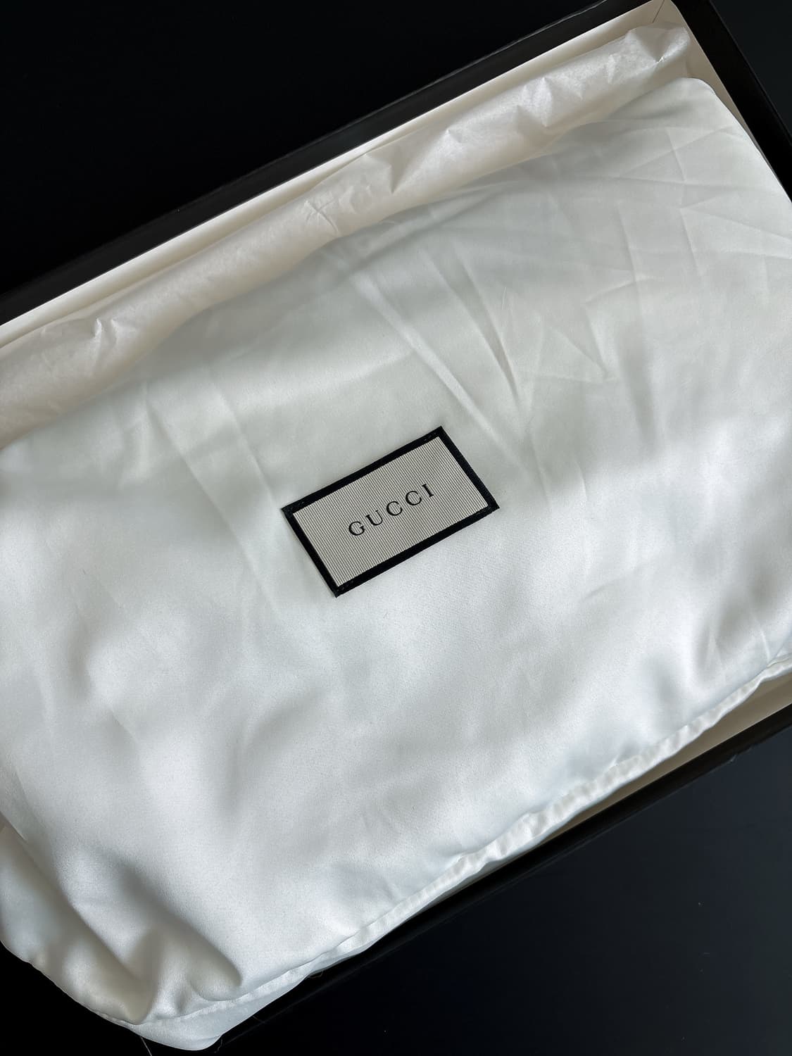 구찌 마몬트 마틀라쎄 벨벳 클러치 상품이미지9