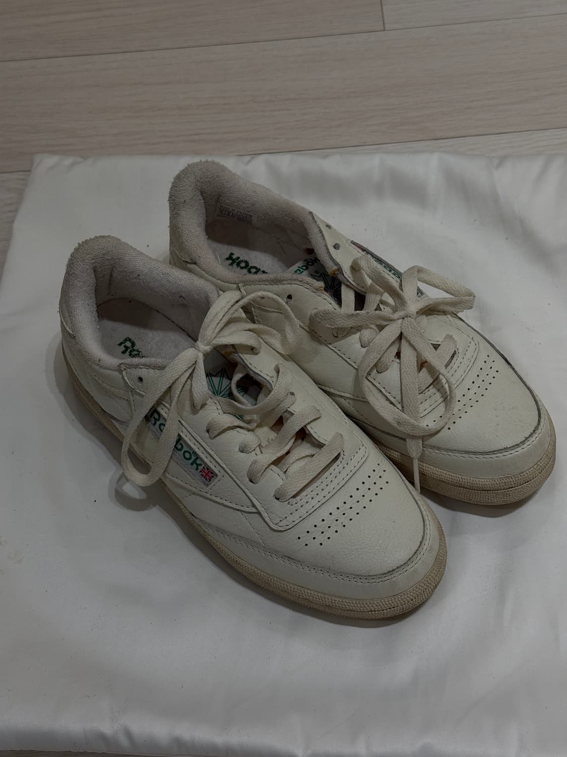 ‼️이사 처분합니다 (1-2회 착용) 리복 클럽 빈티지 레트로 스니커즈  상품이미지3