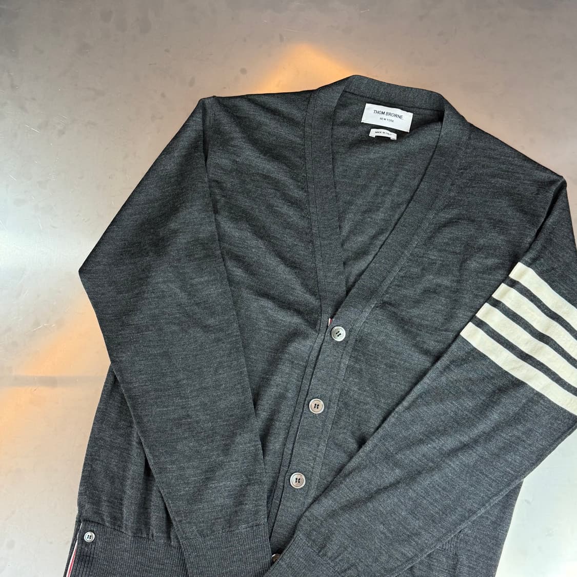 톰브라운 사선 완장 메리노 울 가디건 3사이즈 상품이미지3