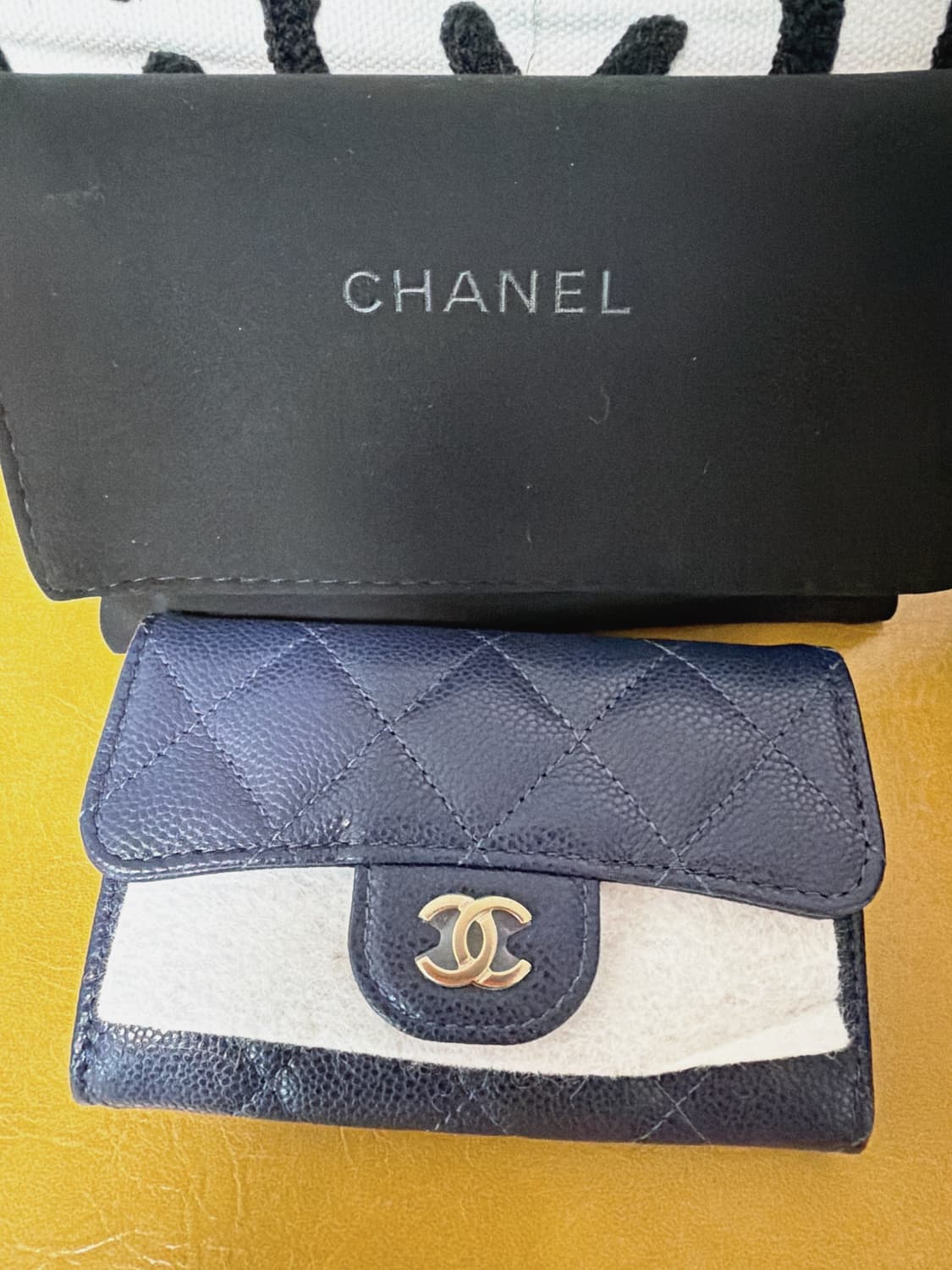 샤넬 클래식 카드 홀더 그레인드 샤이니 카프스킨 상품이미지4