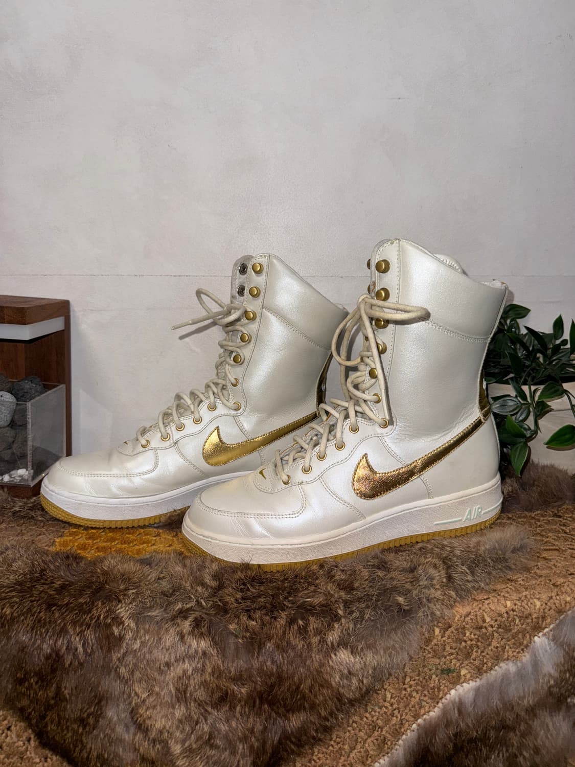 Nike Air Force1 white gold hightop 스니커즈 상품이미지2
