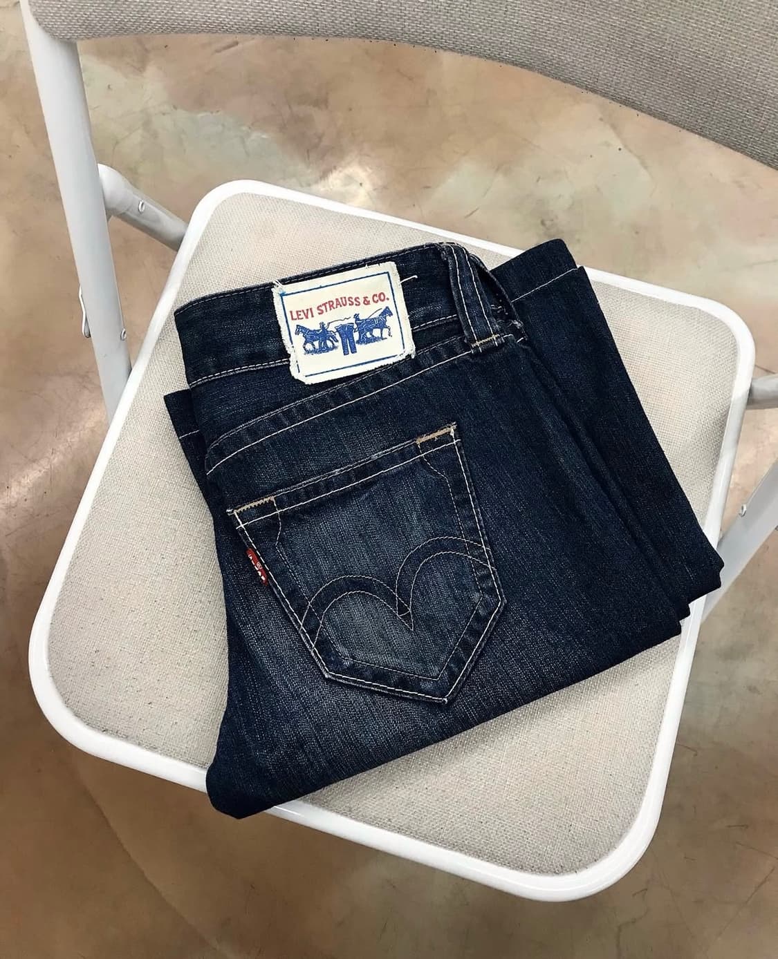 리바이스 화이트탭 로우라이즈 부츠컷 데님 팬츠 상품이미지1