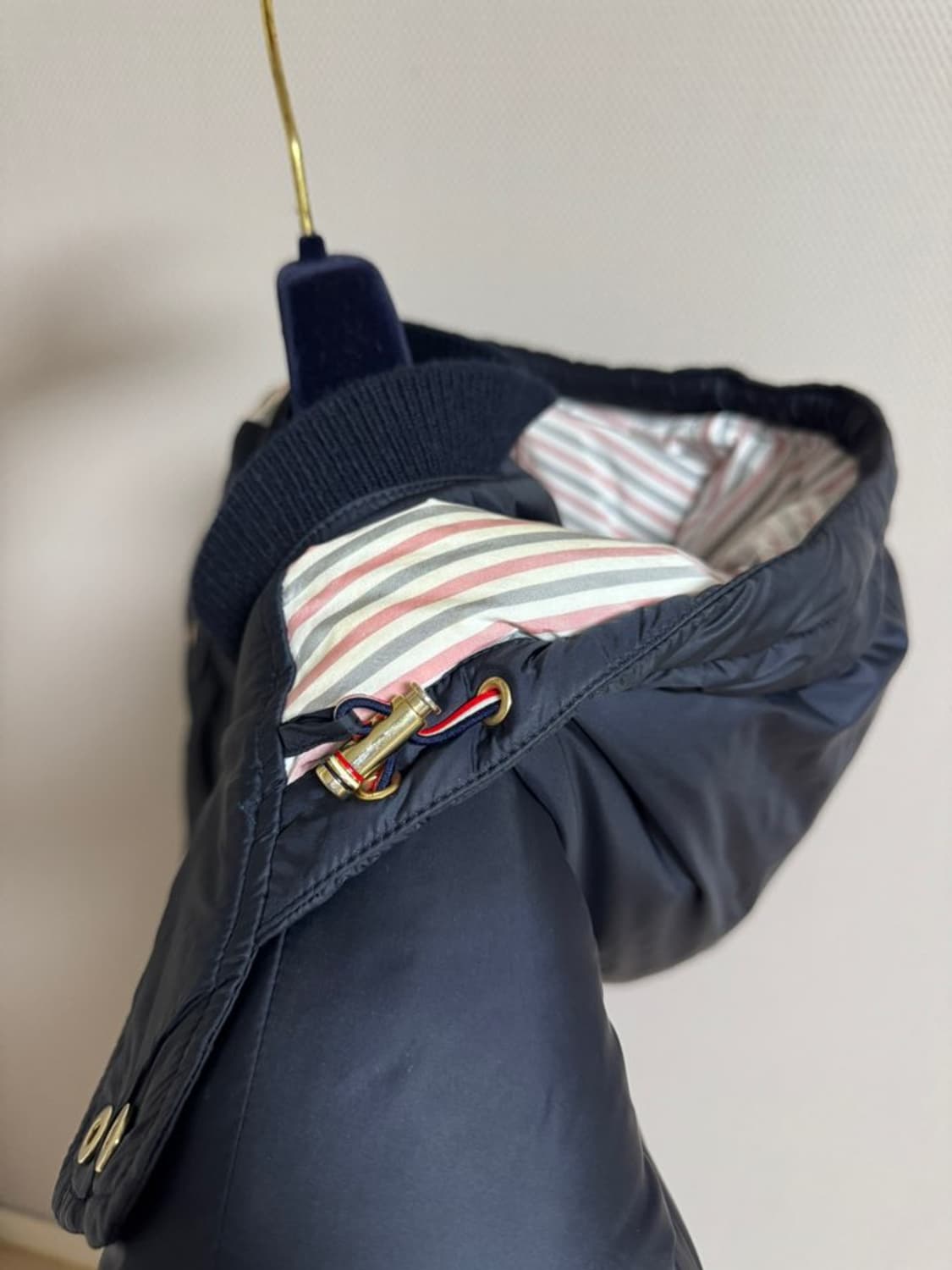 톰브라운 사선 남성패딩 상품이미지3