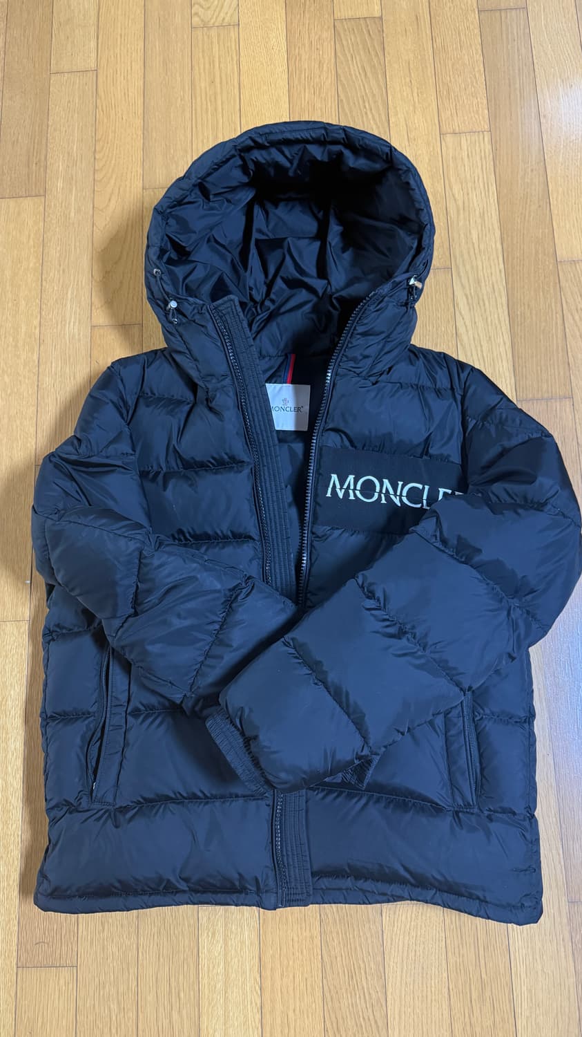 몽클레어 AITON 남성 패딩 블랙 TG 4 상품이미지1