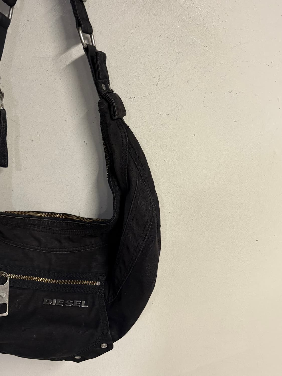 DIESEL archive shoulder bag black  상품이미지3