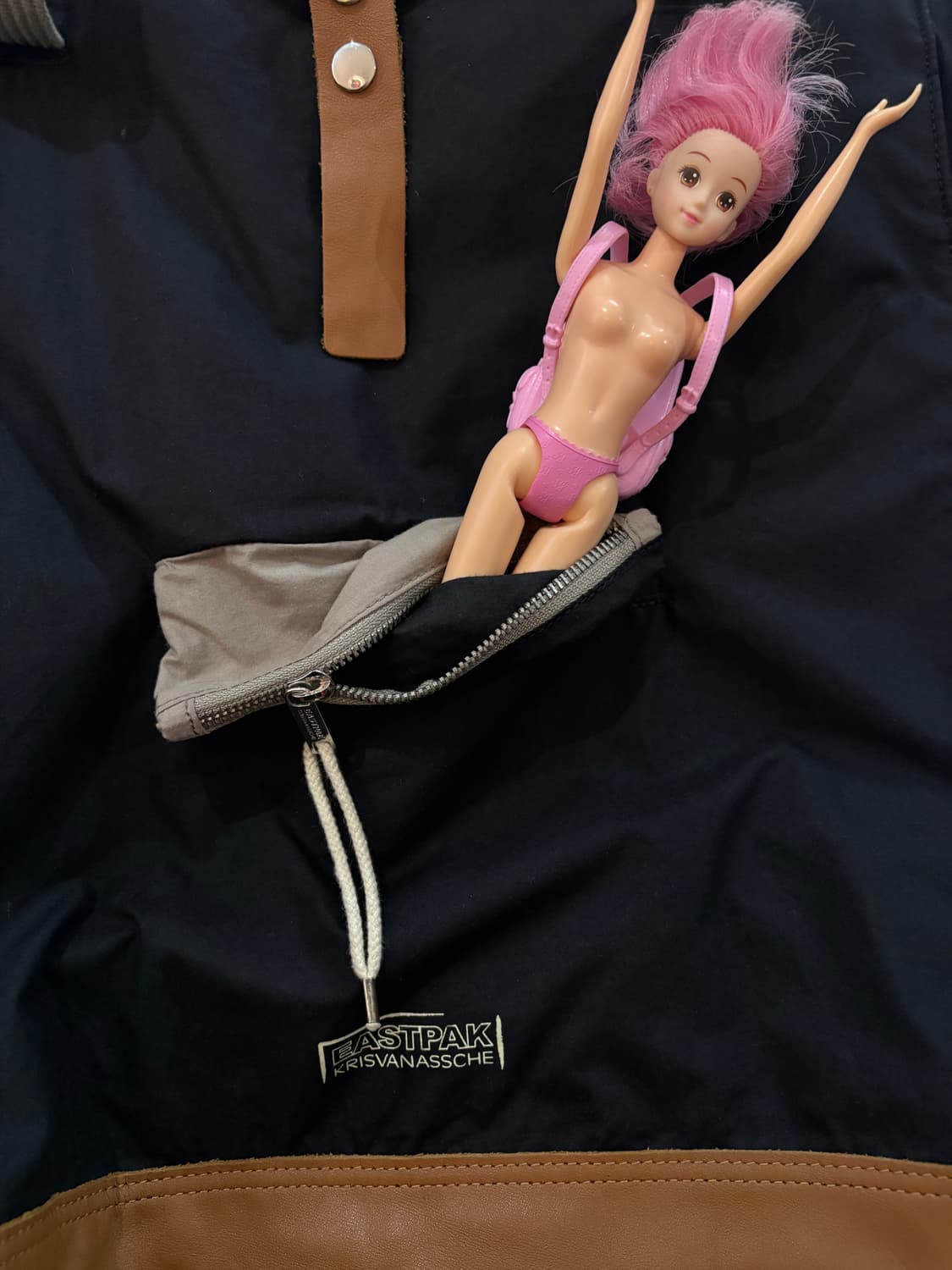 TTF✳️2011FW 크리스반아쉐 x 이스트팩 키링 숄더백 상품이미지7