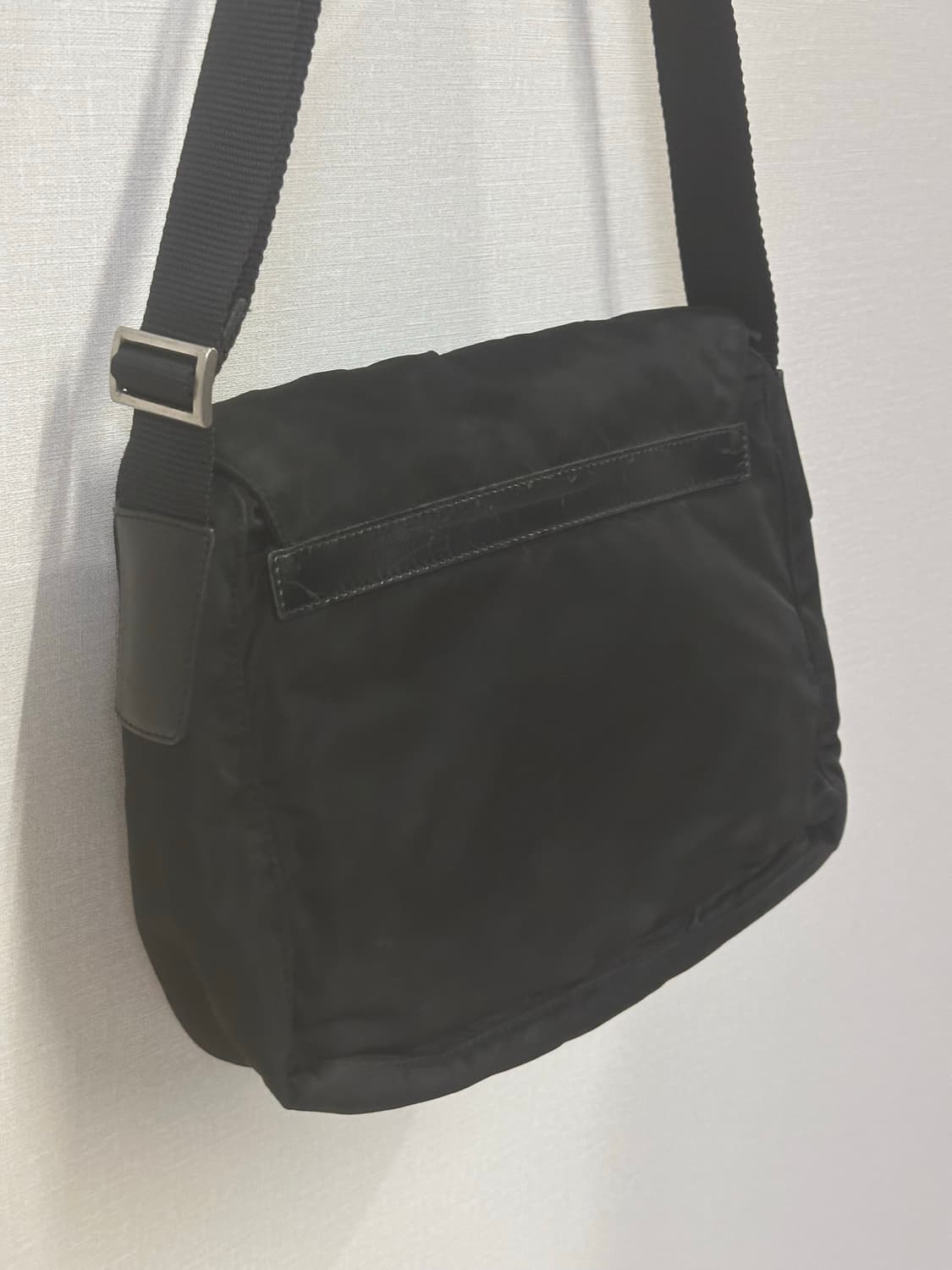 프라다 블랙 버클 메신저백 크로스백 주우재백 상품이미지8