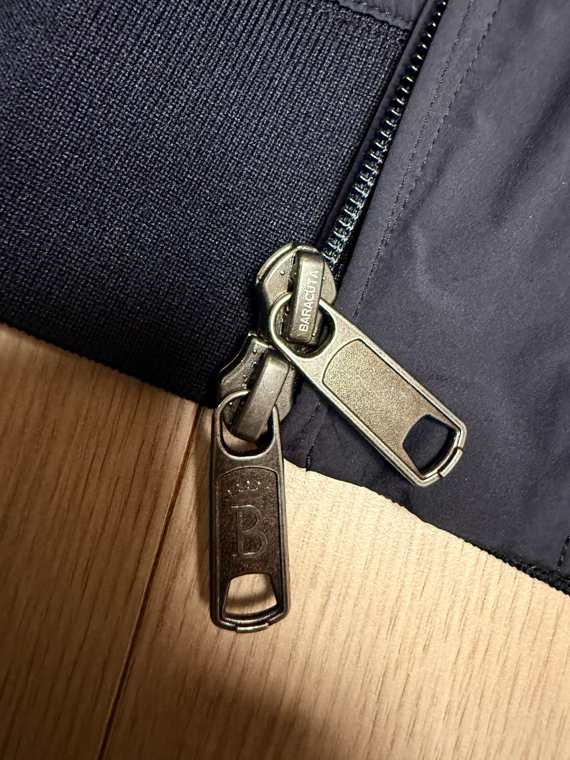 바라쿠타 G9 올블랙 윈드 브레이커 XL 상품이미지5