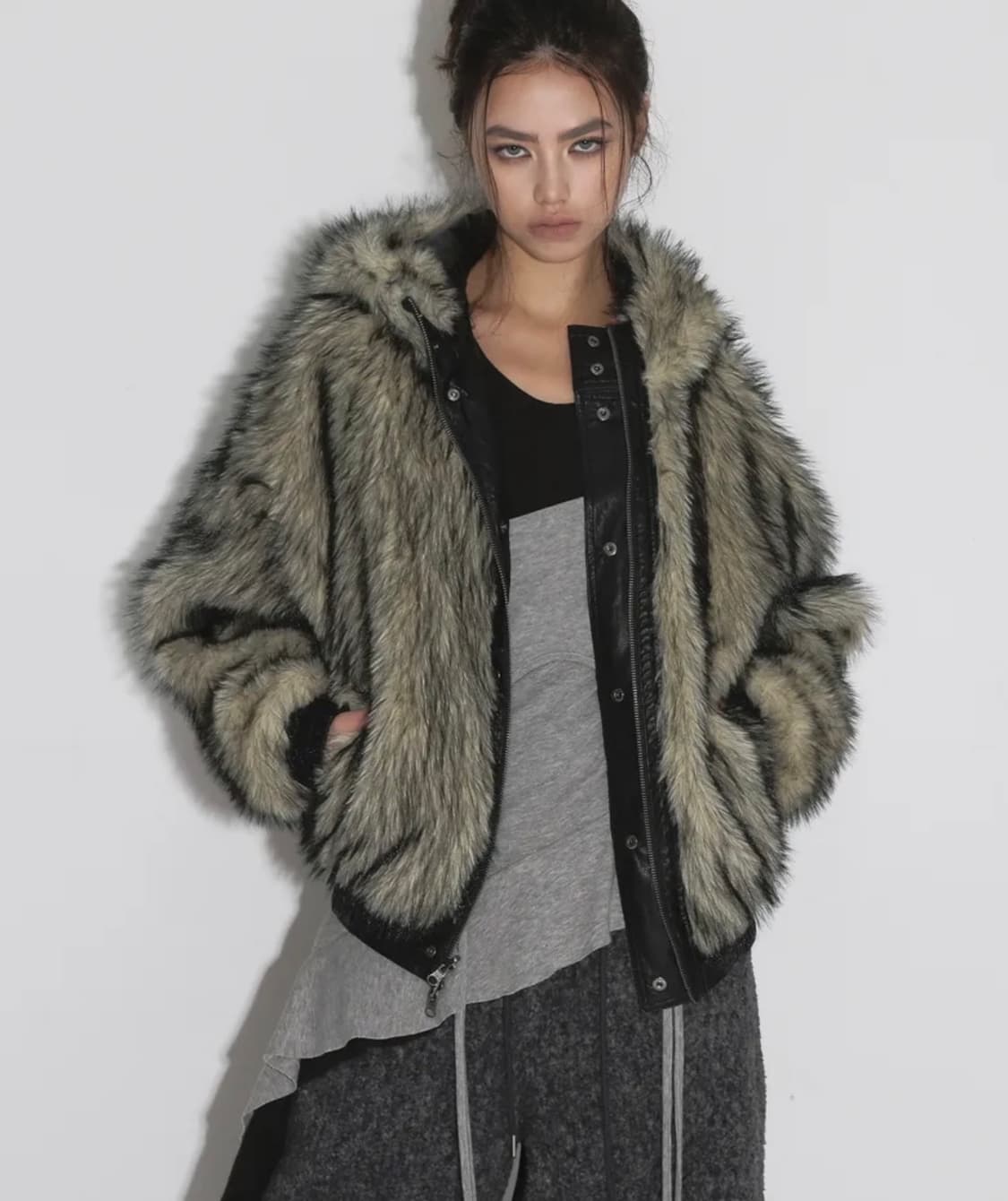 SANDRIC REVERSIBLE JUMPER 샌드릭 리버시블 퍼 레더 상품이미지1