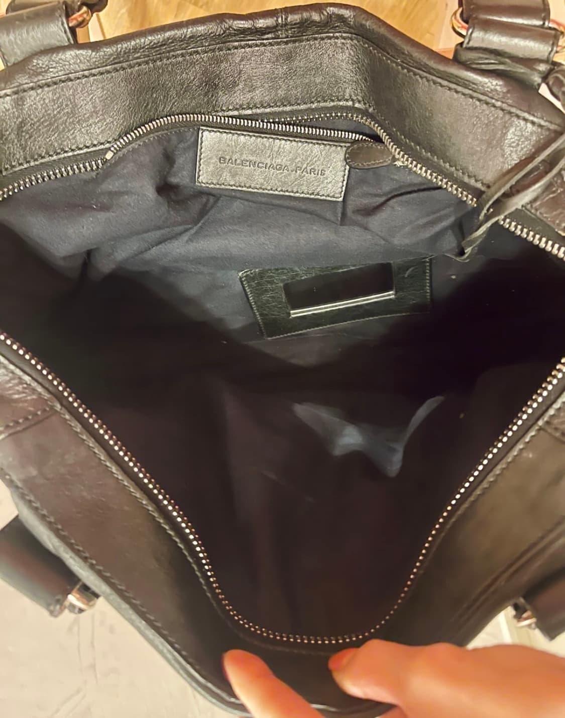 발렌시아가 자이언트 워크백 상품이미지8