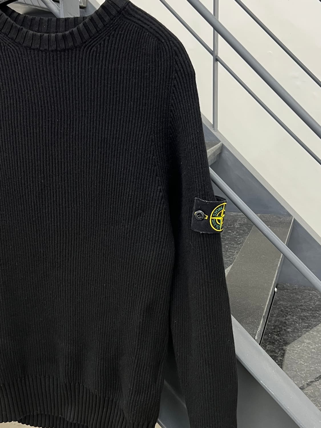 스톤아일랜드 와펜 블랙 골지 니트 상품이미지3