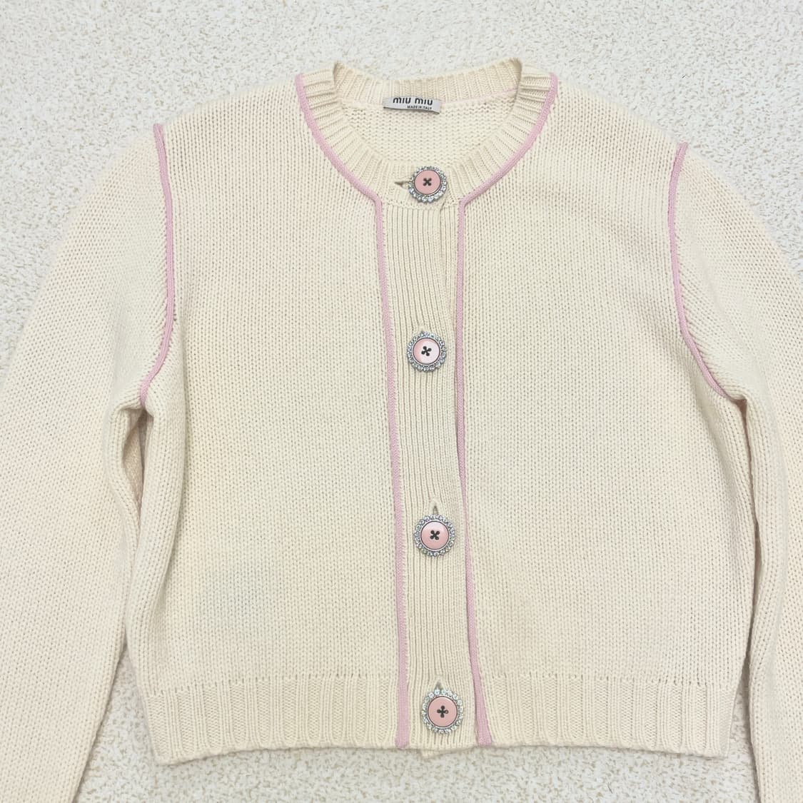 미우미우 큐빅 버튼 캐시미어 가디건 상품이미지2