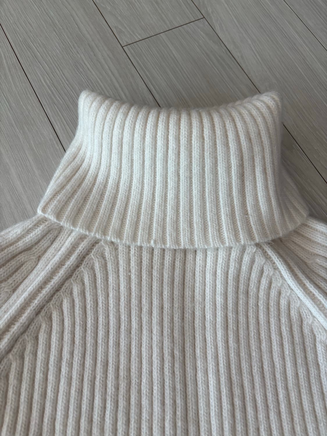 H&M 리브드 터틀넥 스웨터 니트 상품이미지2