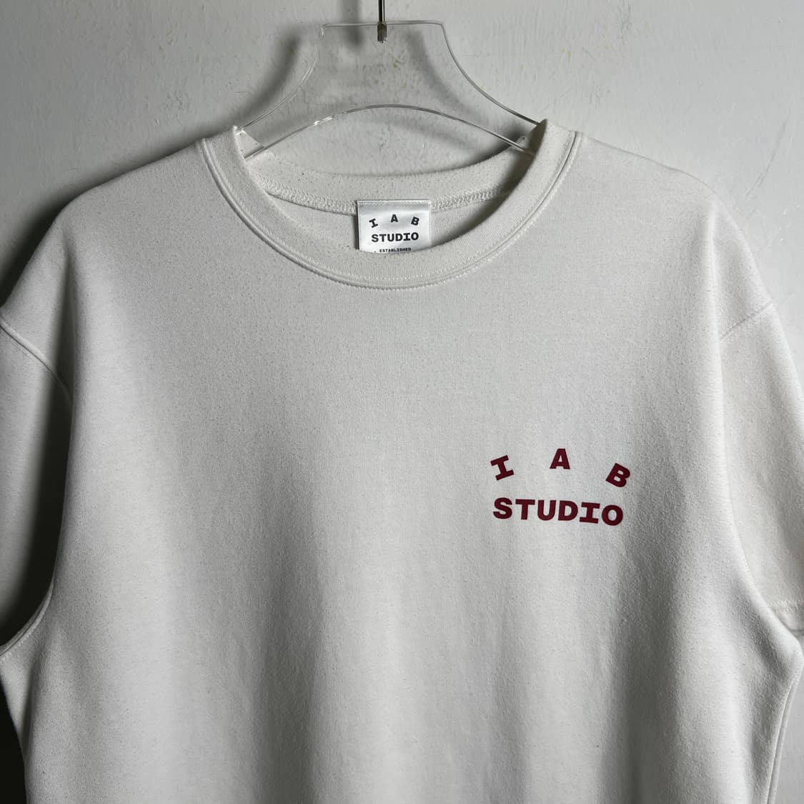 아이앱 스튜디오 화이트 버건디 로고 반팔 티셔츠 L 상품이미지4