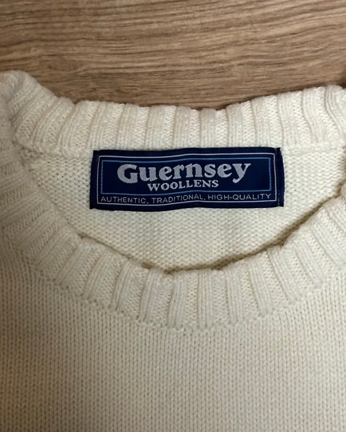 건지울른스 에크루 색상 스웨터 상품이미지2