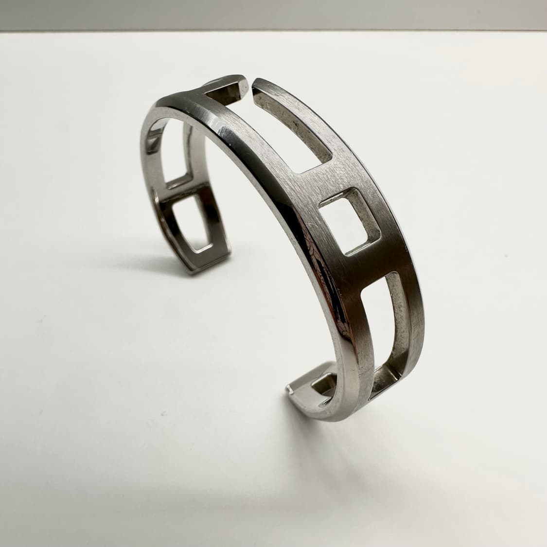 에르메스 브러쉬드 팔라듐 플레이 브레이슬릿 상품이미지2