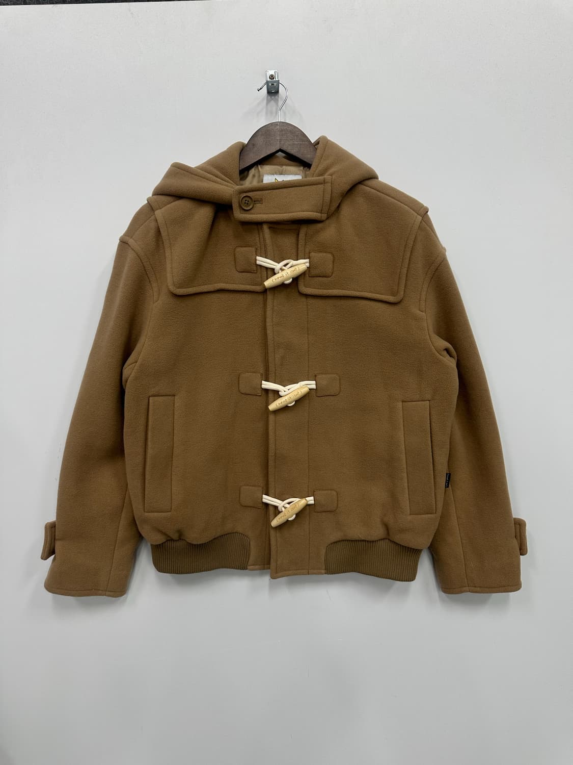 와릿이즌 베이지 숏코트  상품이미지1